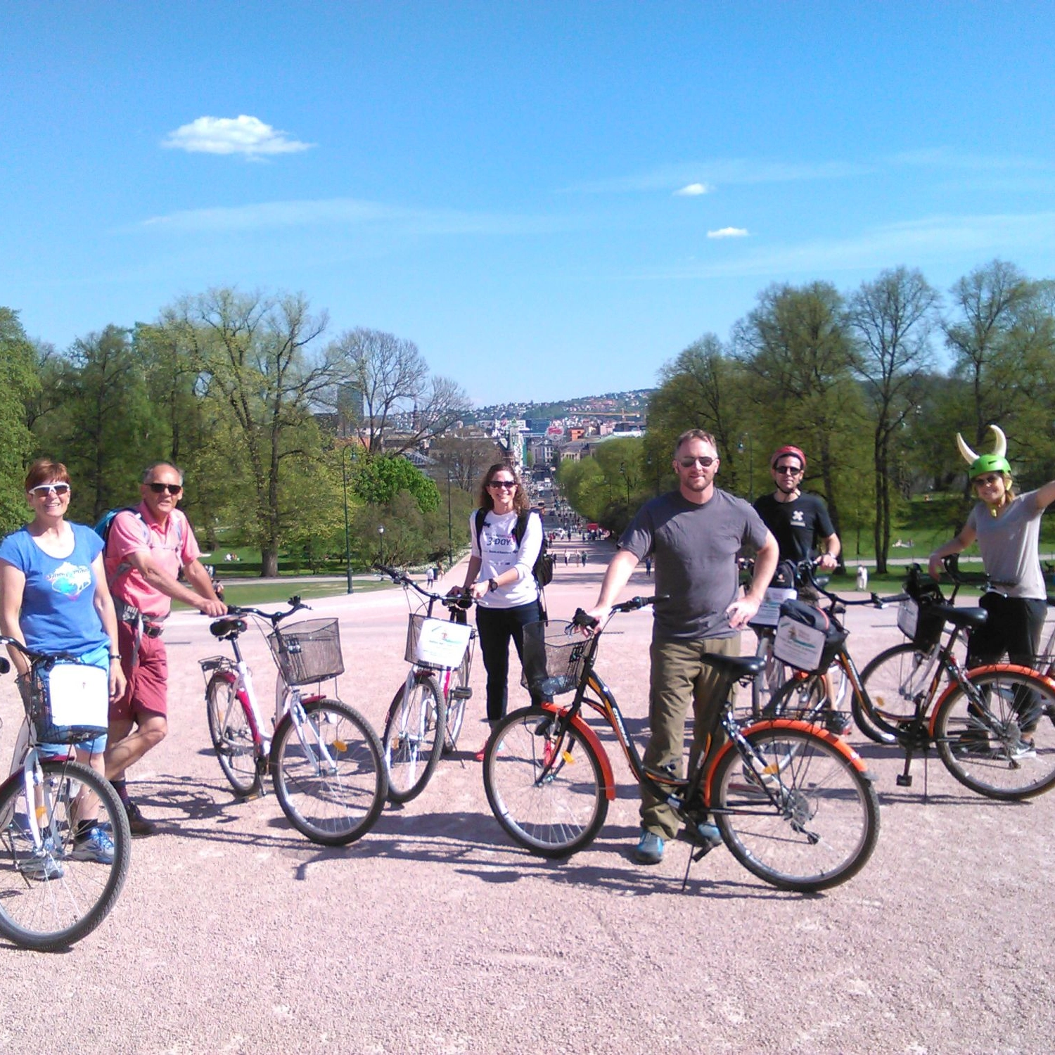 Oslo highlights guided bike tour Activities in Oslo - Bike tour with a guide in Oslo - happy bikers - Oslo, Norway