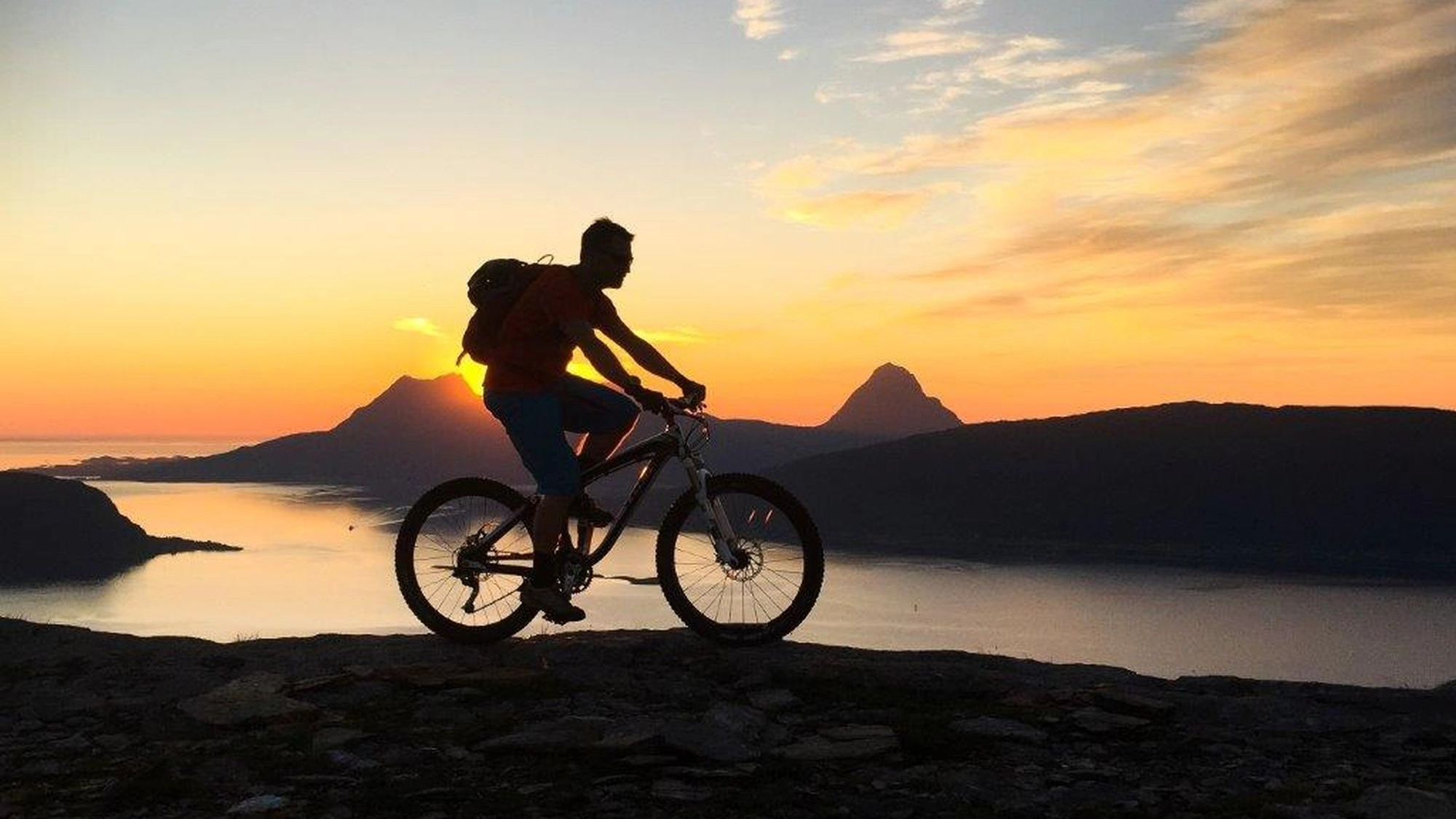 MIdnight sun at the Polar circle - Norway