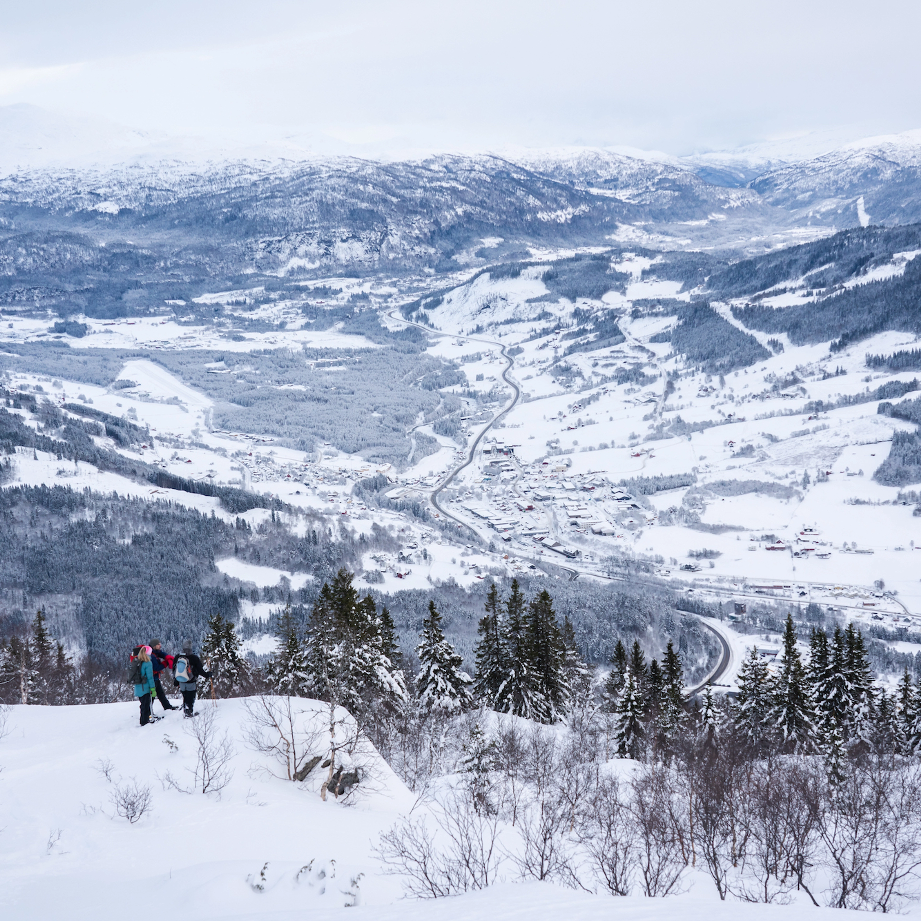 Snowshoe hike with a view - Voss, Norway