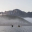 Ein frostiger Tag auf dem Meer – Kajakfahren in Reine, Lofoten-Inseln – Norwegen