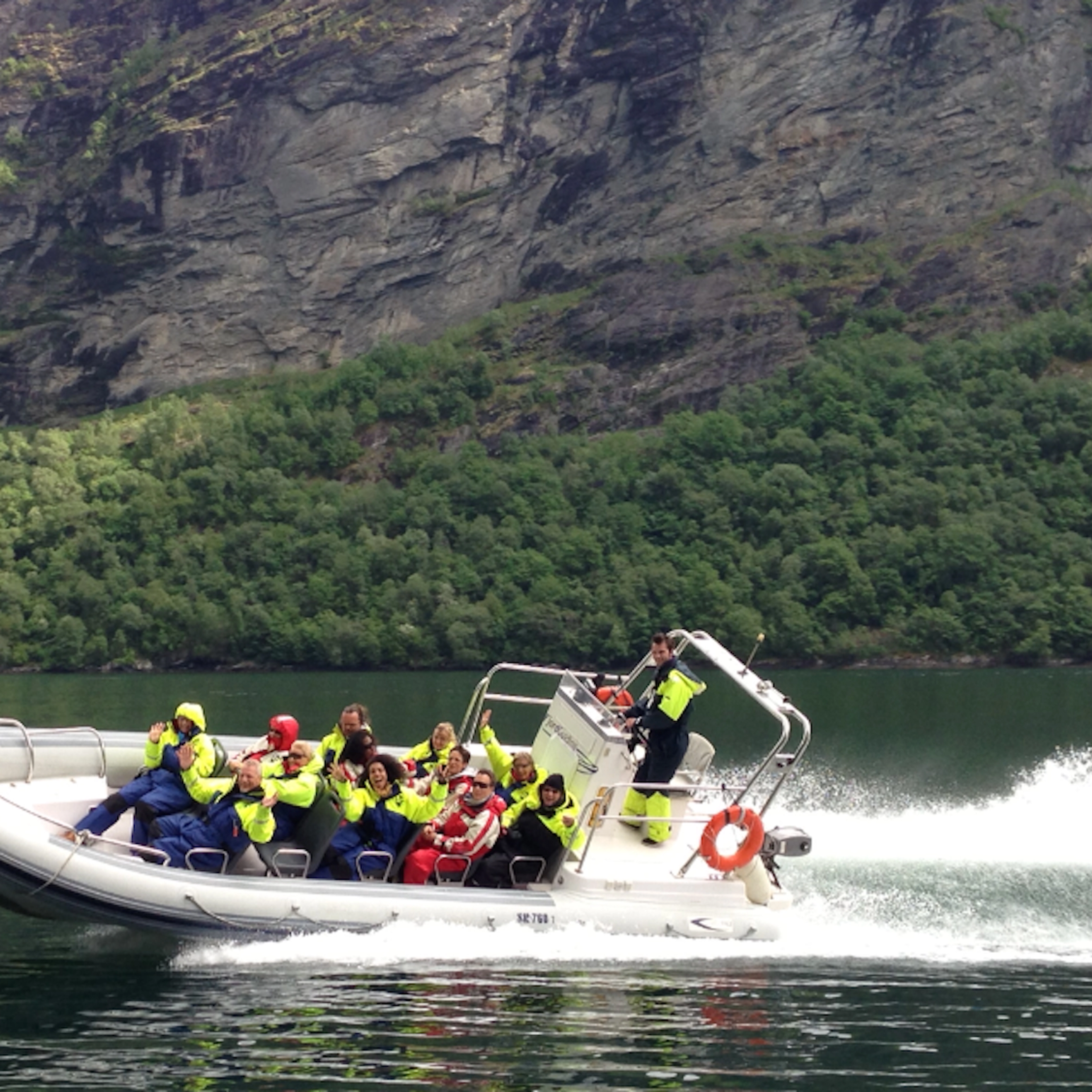 Aktivitäten in Geiranger - RIB-Bootsfahrt auf dem Geirangerfjord, Geiranger, Norwegen