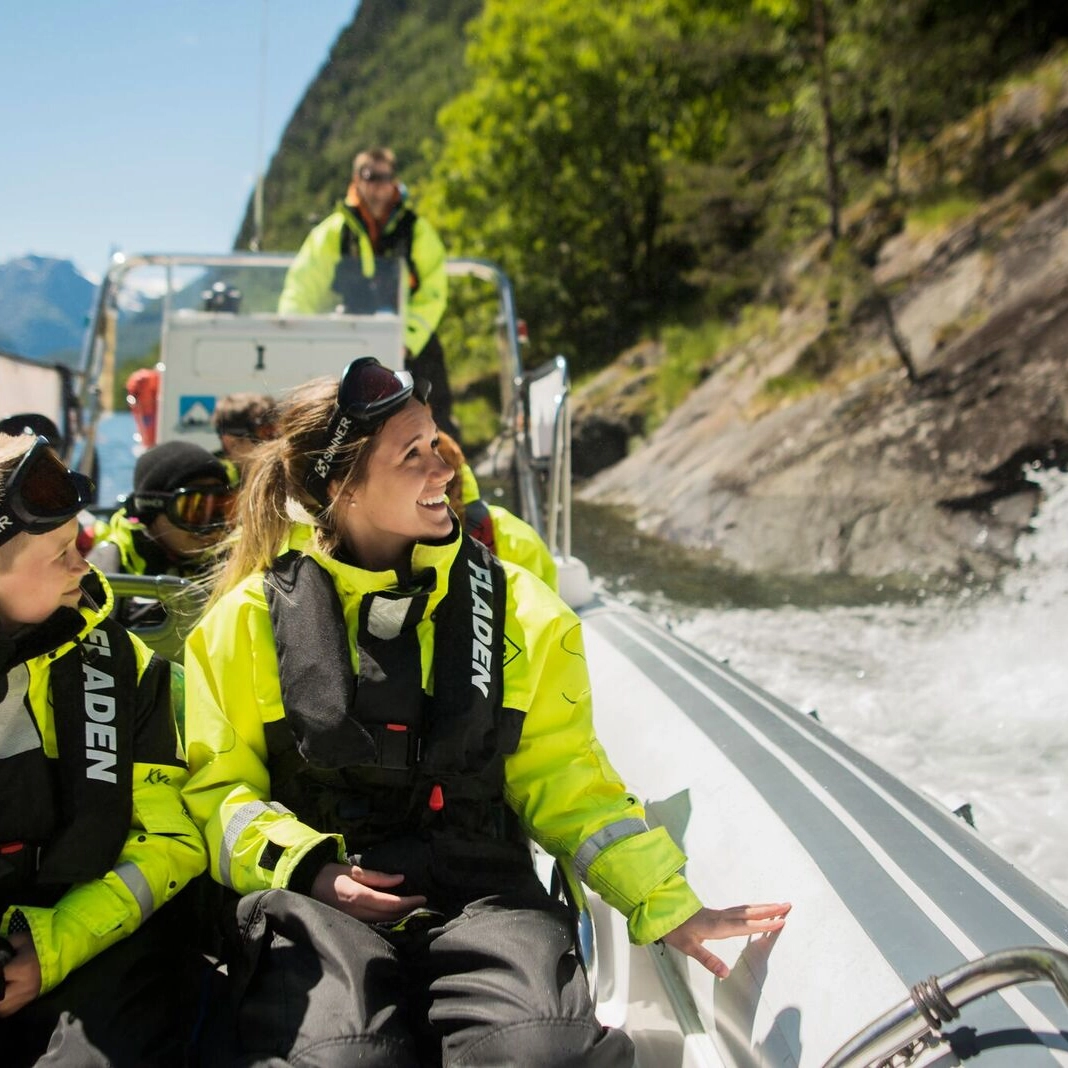 Ting å gjøre i Flåm - Heritage RIB båttur på Nærøyfjorden