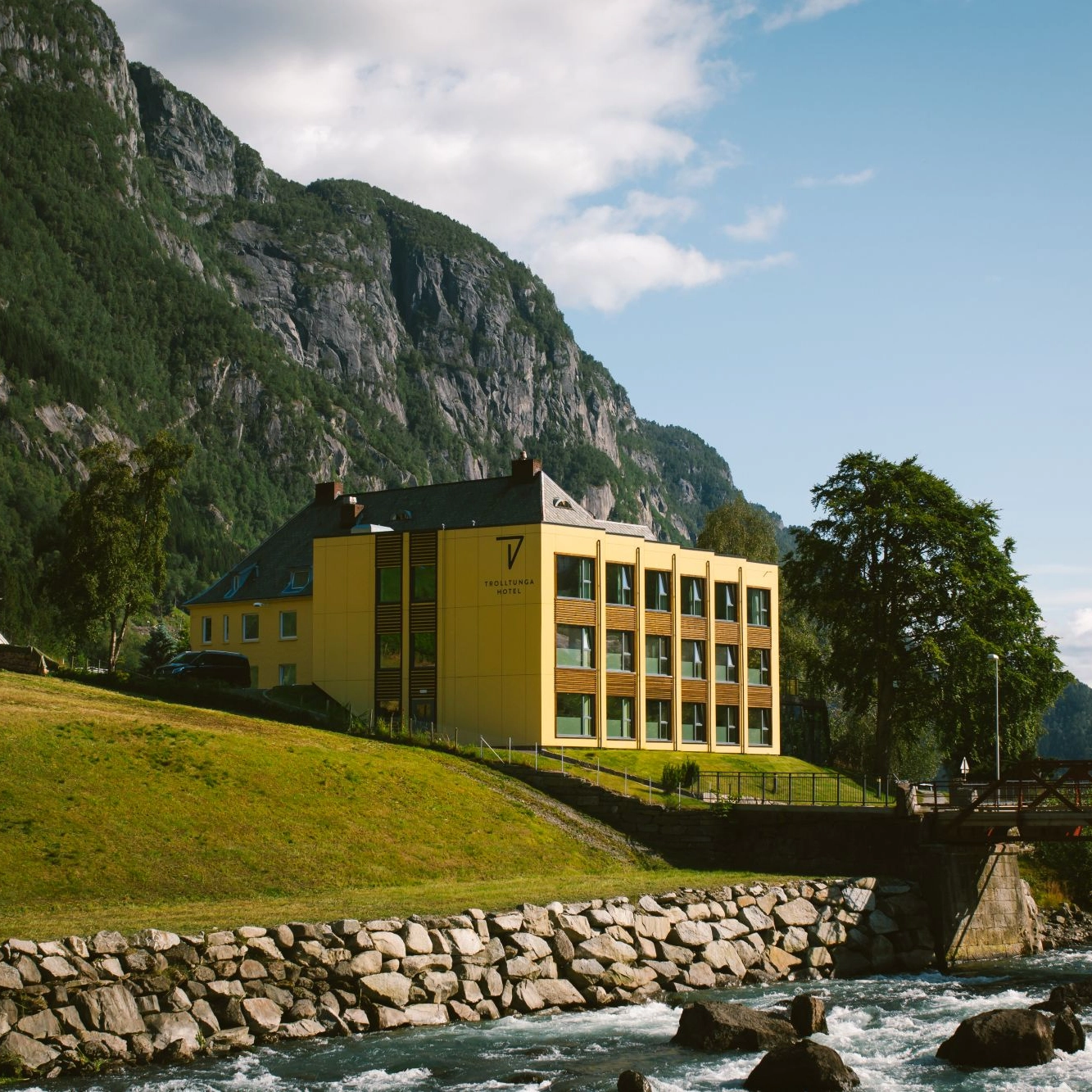 Fasade - Trolltunga Hotel, Odda
