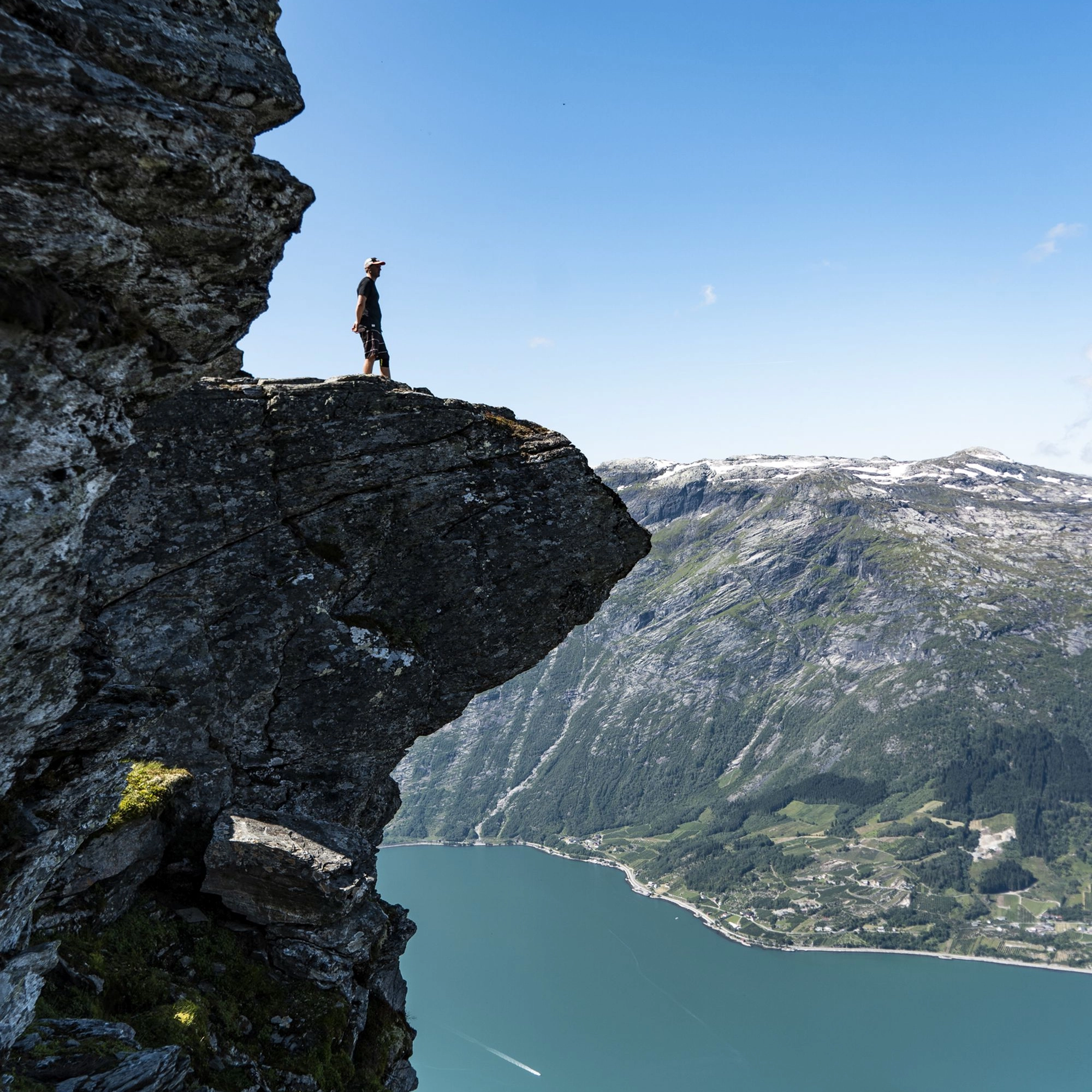 Panoramic view from Dronningstien - Guided mountain tour on Dronningstien, Lofthus - Hardanger, Norway