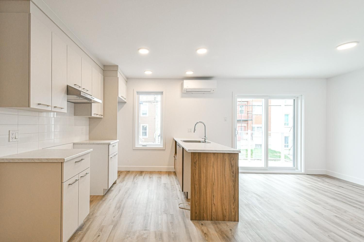 3½ à louer — 665 Rue Saint Christophe, app. 1 - photo 1