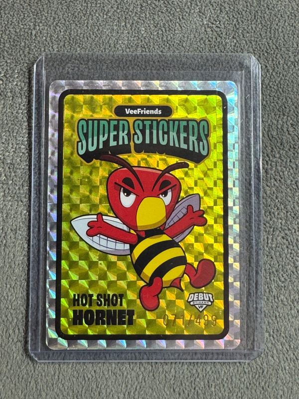 VeeFriends Super Stickers Spectacular Series Hot Shot Hornet Yellow Debut Numbered 071/499
