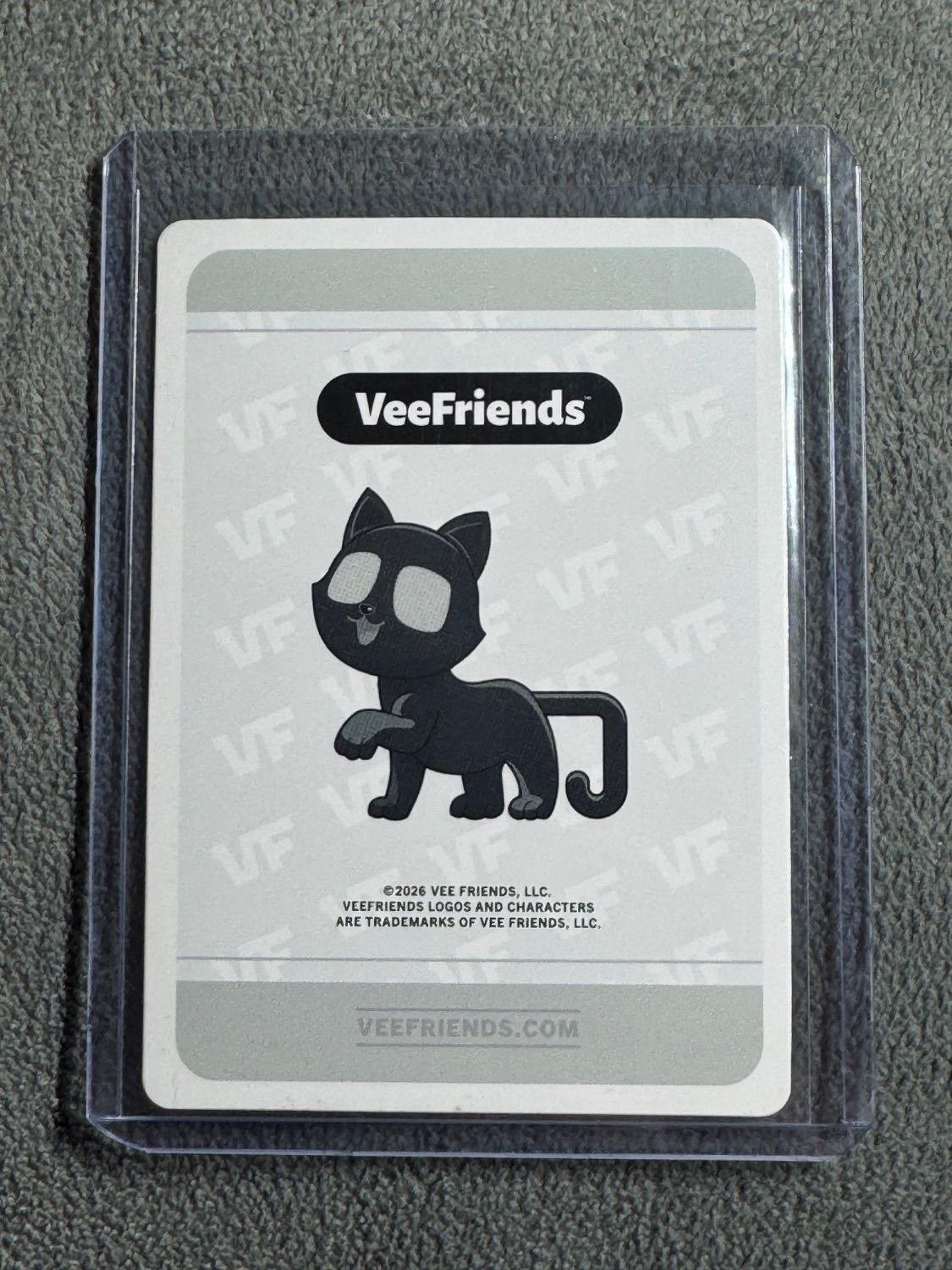 VeeFriends Super Stickers Gary Bee Debut Sticker Emerald Numbered 207/399