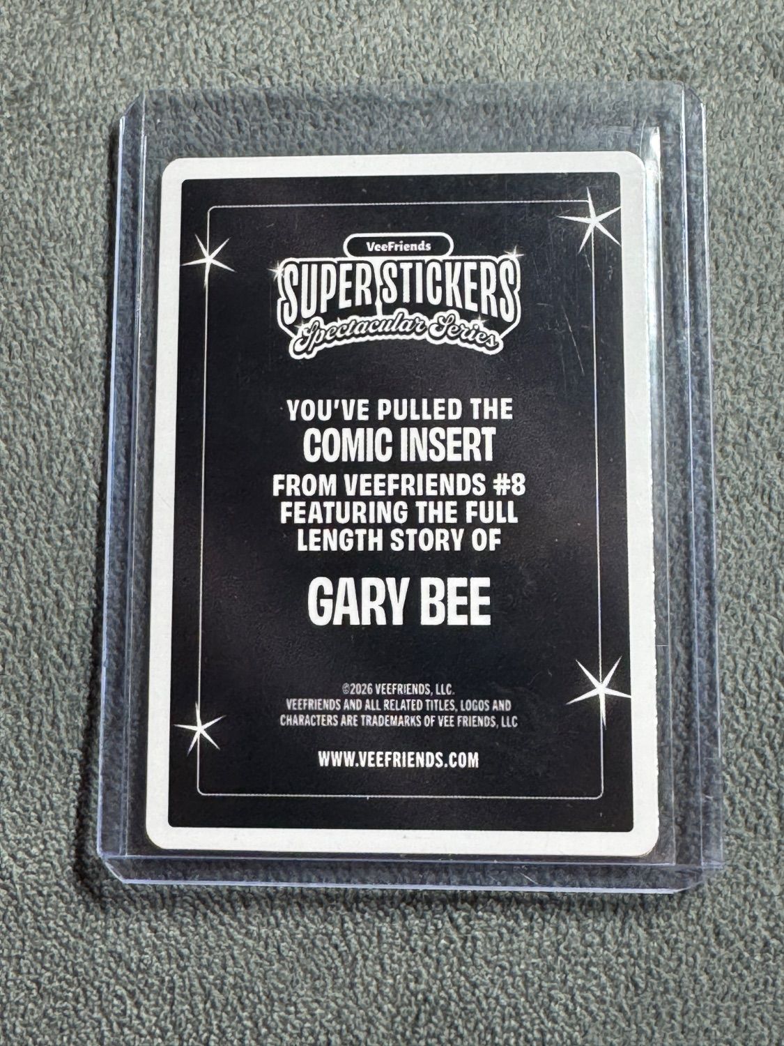 VeeFriends Super Stickers Gary Bee Comic Insert Issue 08 Gold Prismatic Numbered 87/99