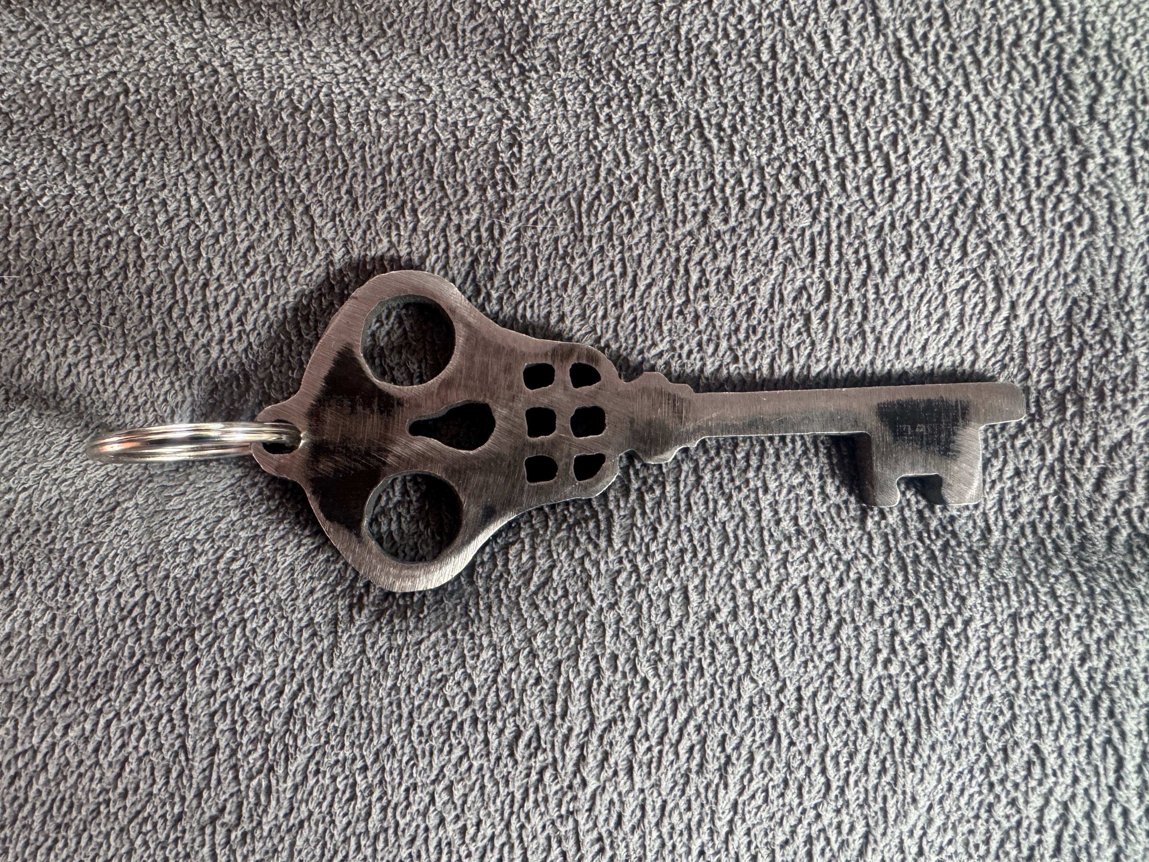 CNC Etched Skeleton Key Keychain — Skull Design