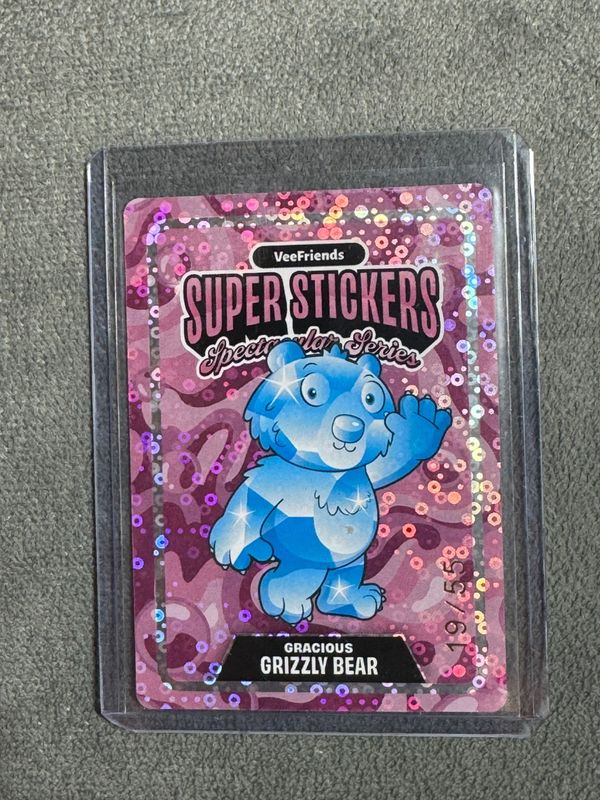 Veefriends Super Stickers Spectacular Series Gracious Grizzly Bear Diamond / Bubble Gum Numbered 19/55