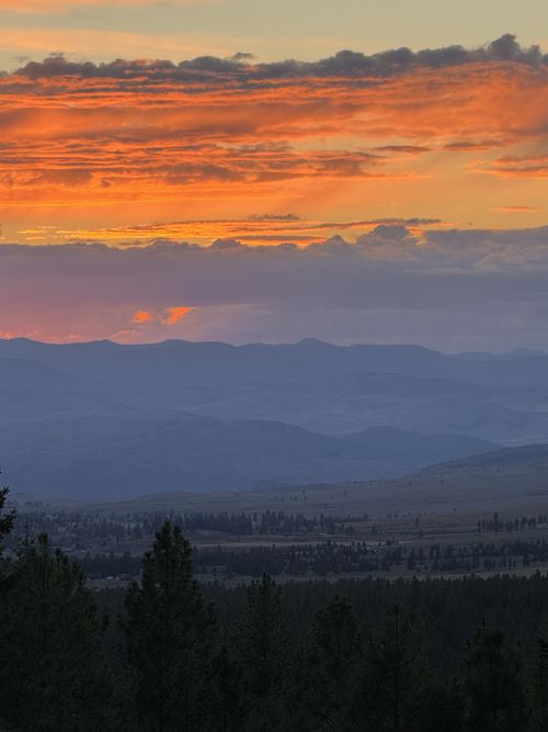 Golden Hour Over the Cascades