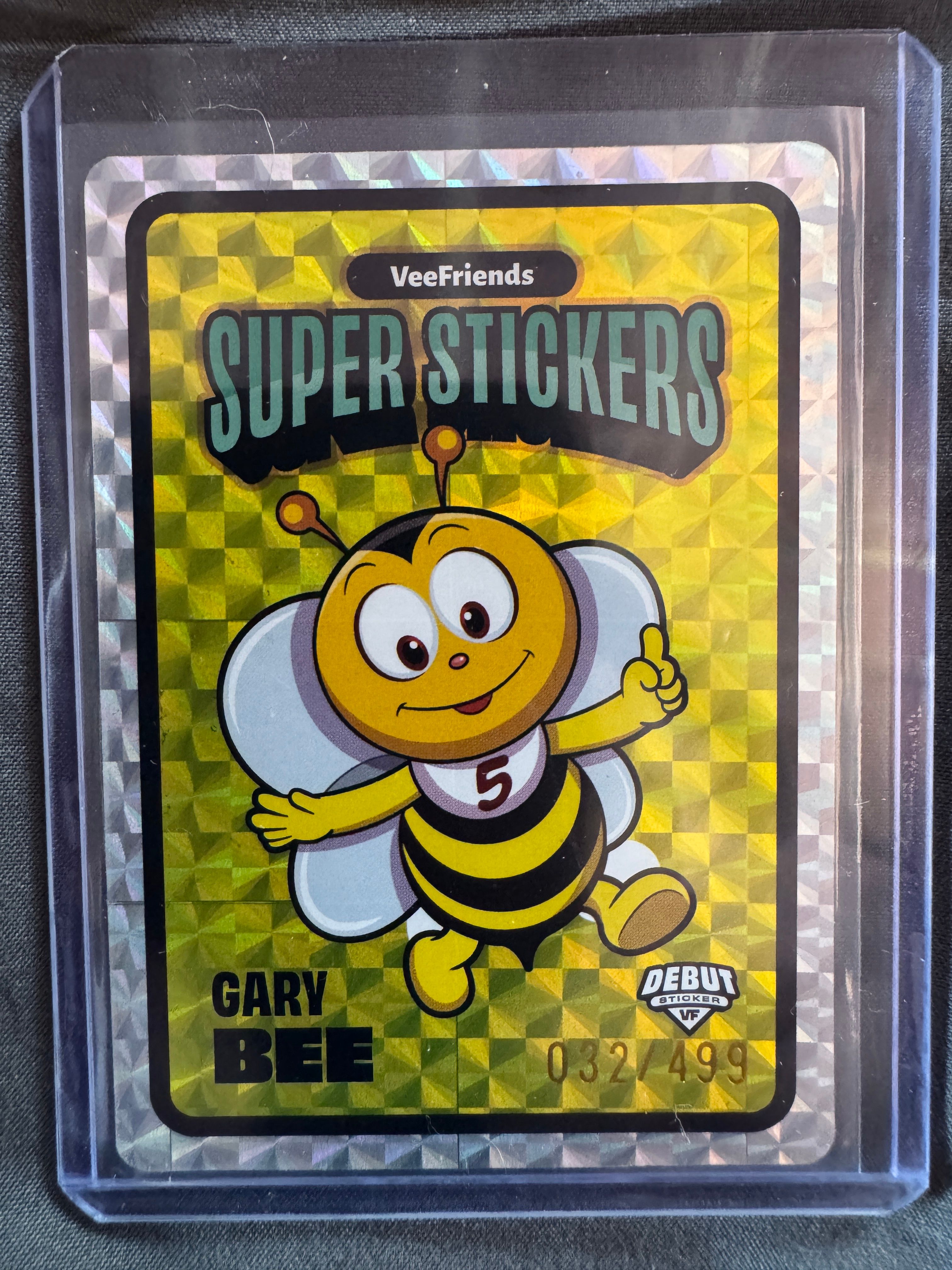 VeeFriends Super Stickers Gary Bee Debut Sticker 032/499
