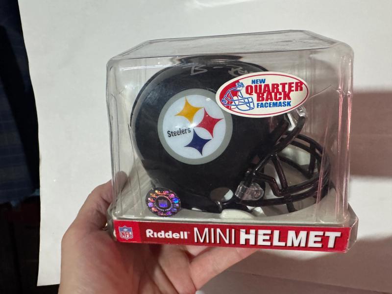 Ben Roethlisberger Signed Pittsburgh Steelers Riddell Mini Helmet