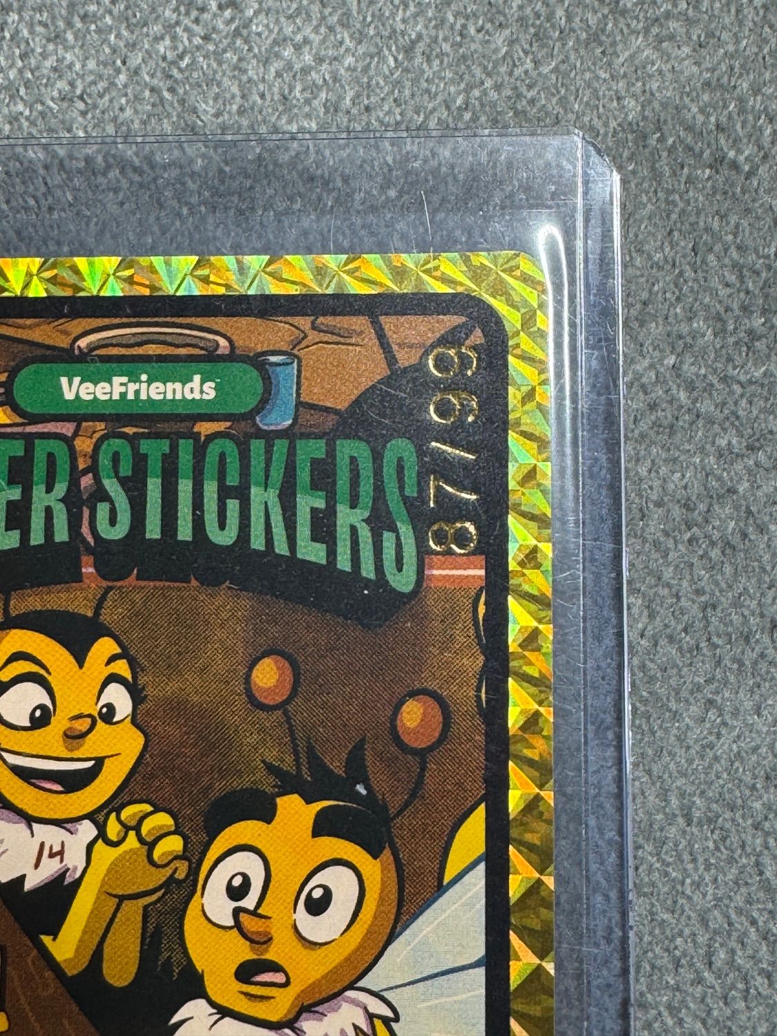 VeeFriends Super Stickers Gary Bee Comic Insert Issue 08 Gold Prismatic Numbered 87/99