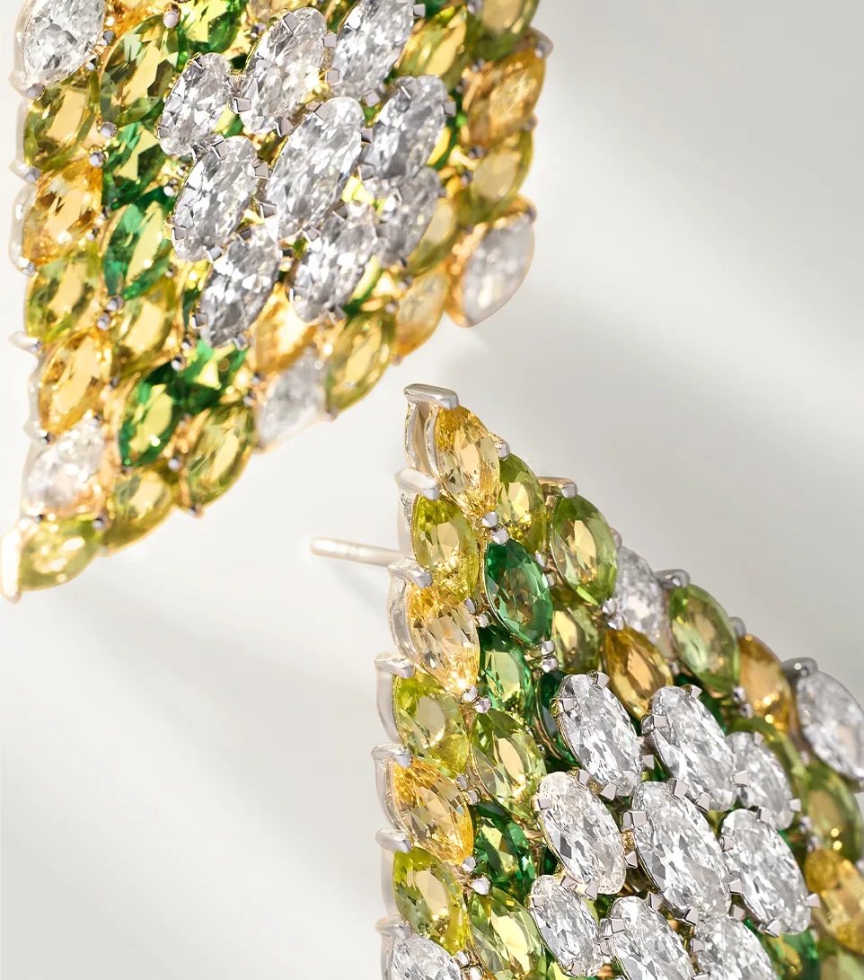 18k white gold, diamond and sapphire earring