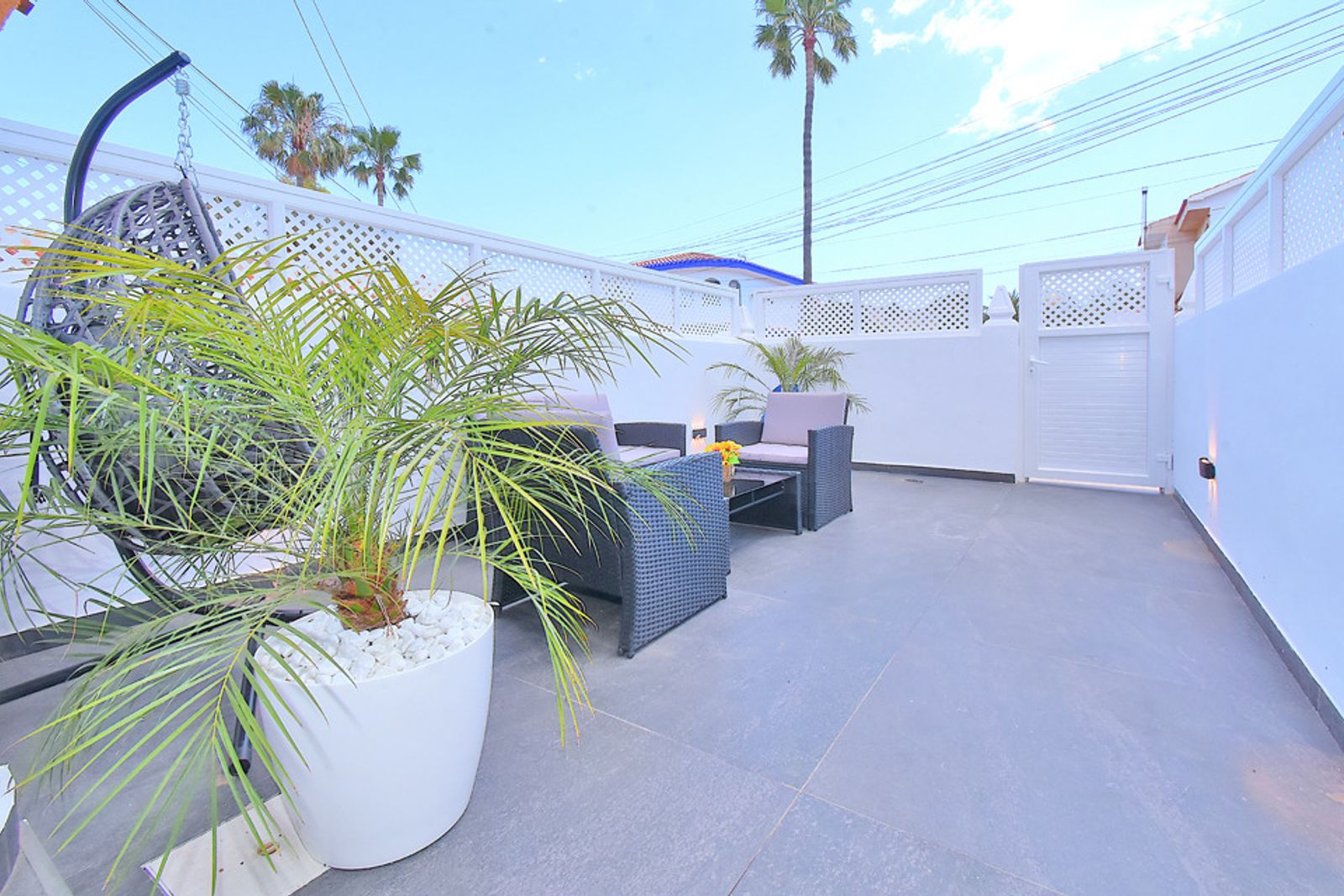 SUN-SOAKED 2 BEDROOM TOWNHOUSE - Image 10