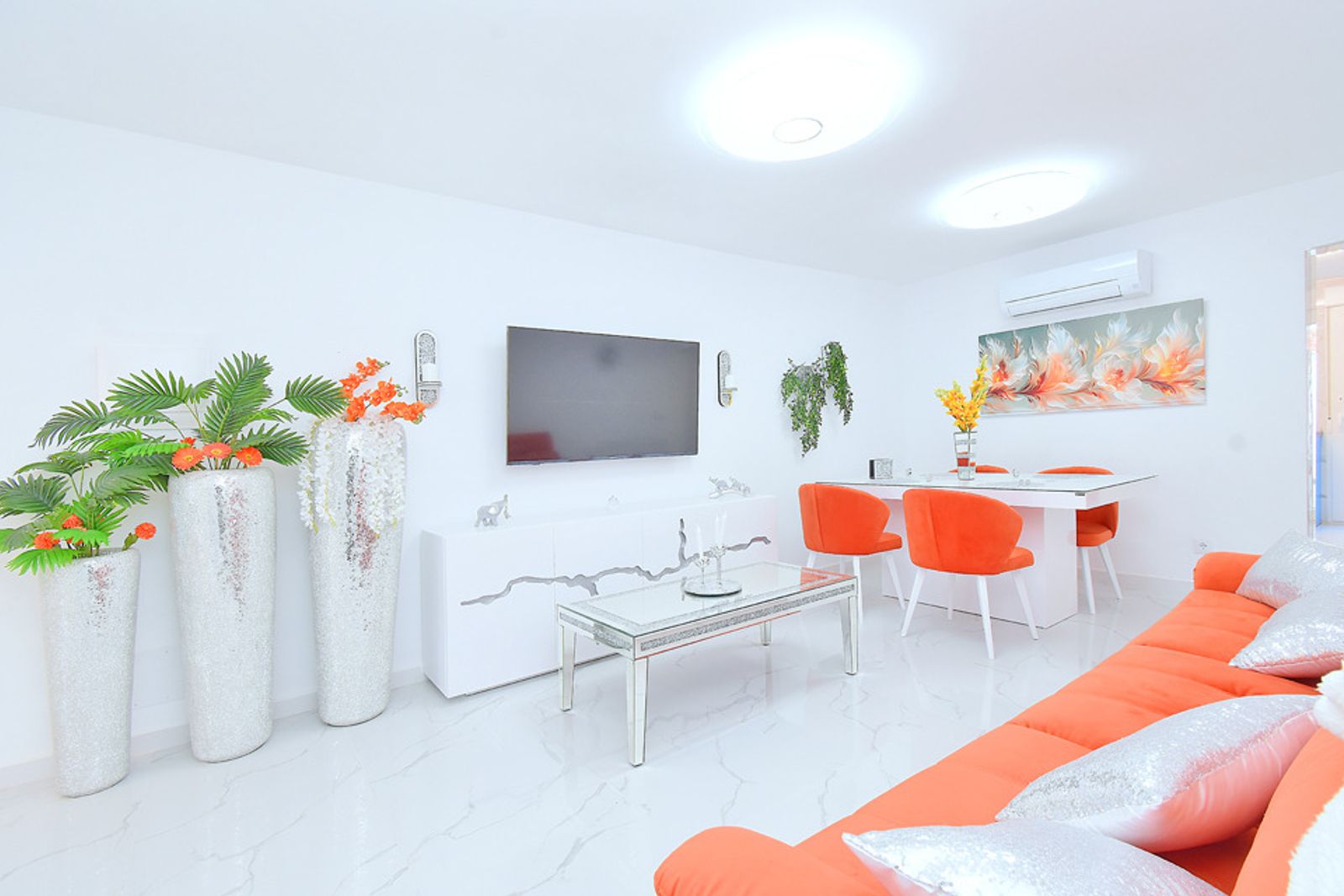 SUN-SOAKED 2 BEDROOM TOWNHOUSE - Image 23