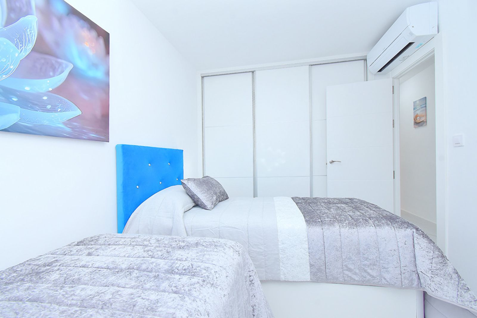 SUN-SOAKED 2 BEDROOM TOWNHOUSE - Image 24