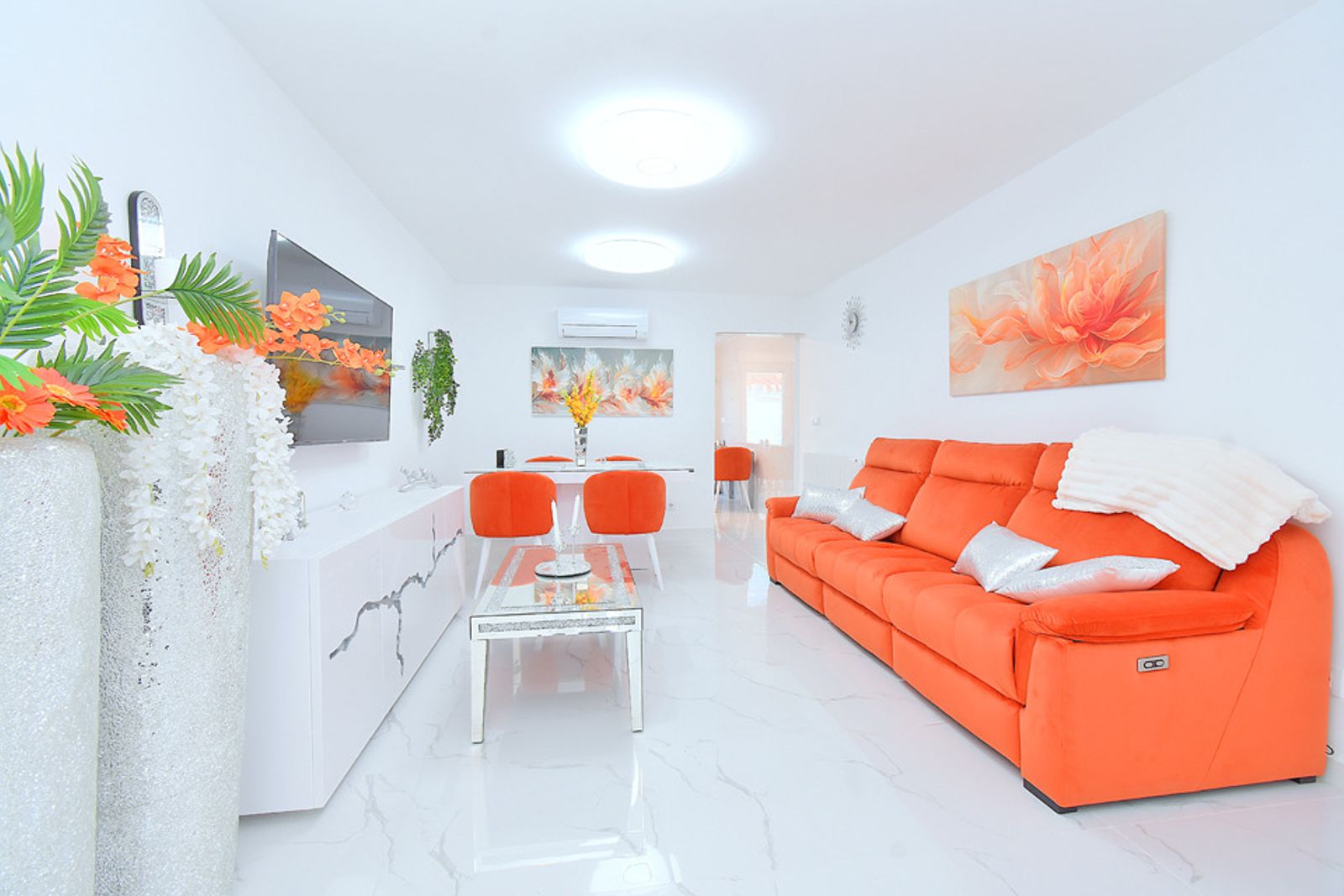 SUN-SOAKED 2 BEDROOM TOWNHOUSE - Image 18