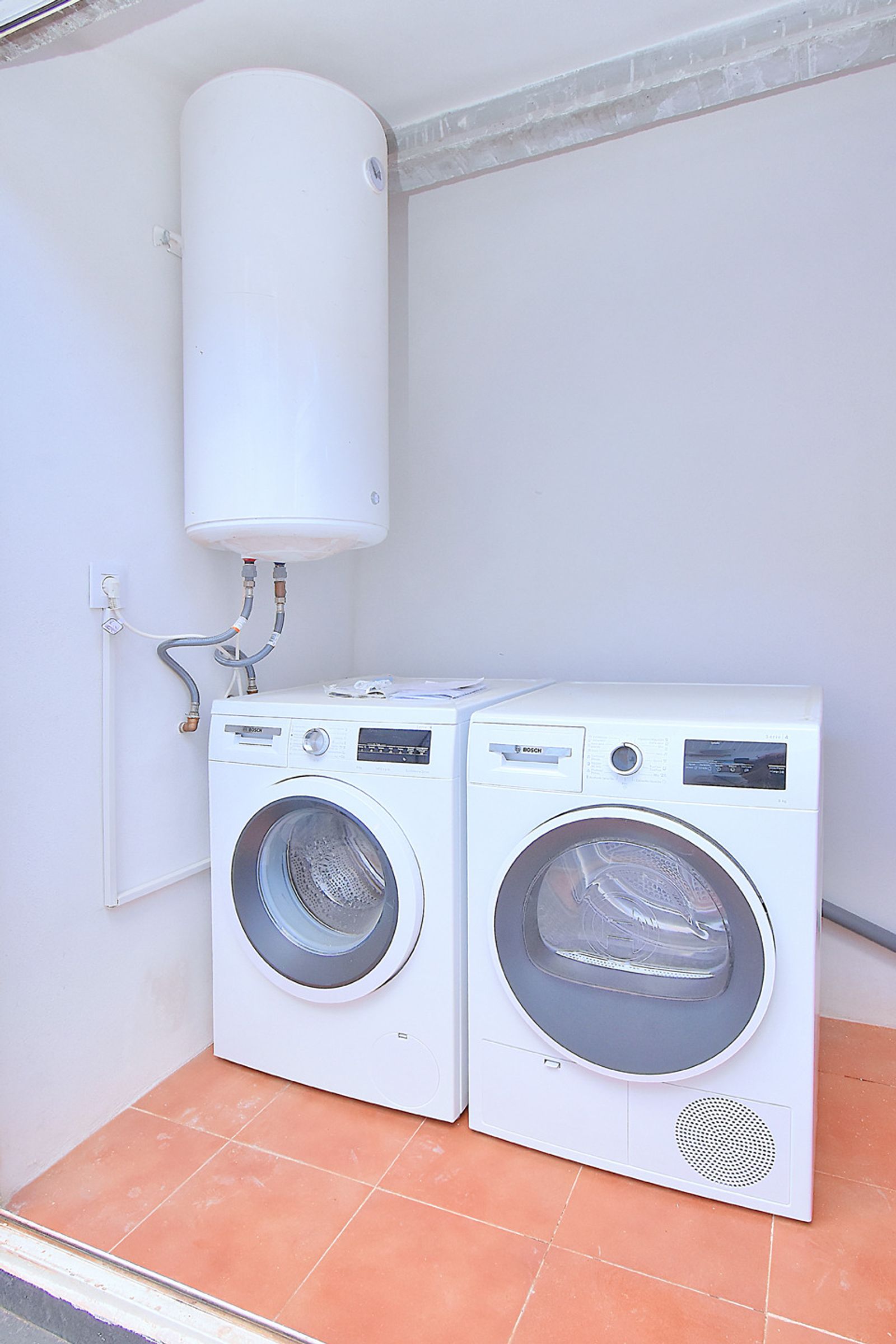 SUN-SOAKED 2 BEDROOM TOWNHOUSE - Image 13