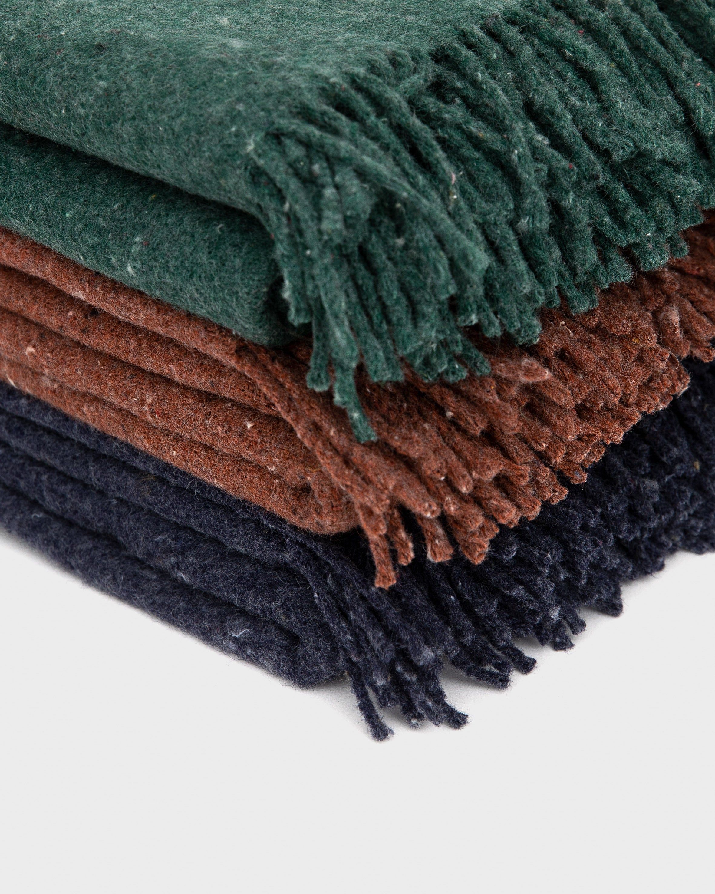 PUNOS ウールブランケット 130x180cm+fringes PUNOS wool blanket 130x180cm+fringes – LAPUAN KANKURIT（ラプ