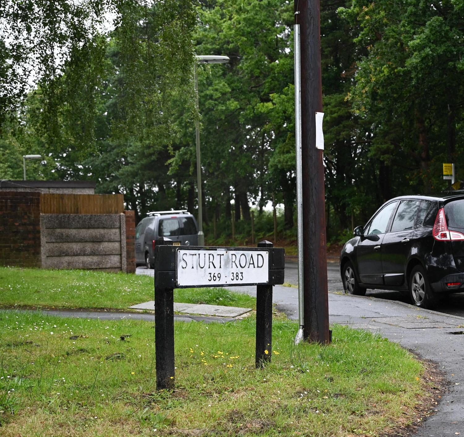 Road sign showing Sturt Road
