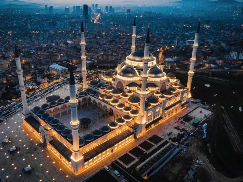 Büyük Çamlıca Camii, Turkey