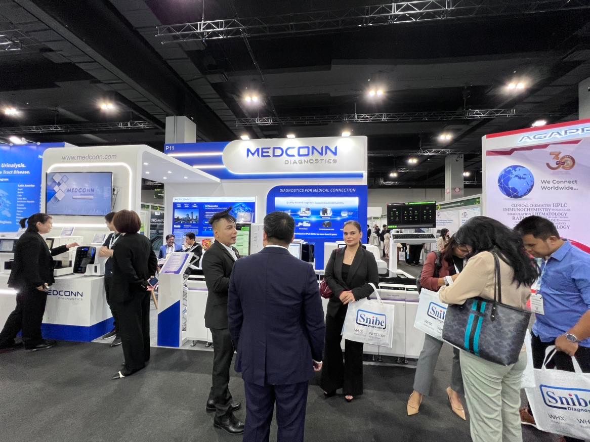 Premium healthcare exhibition stand at medical trade show