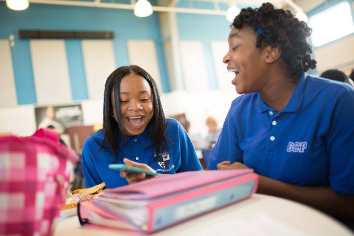 Real Talk Delivers Sex Ed to Middle Schoolers Through Stories Presented as Text Message Conversations – Fast Forward