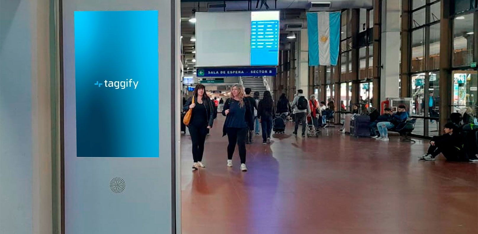 AR - CABA - Est. Omnibus Retiro - 4 Pantallas - CABA