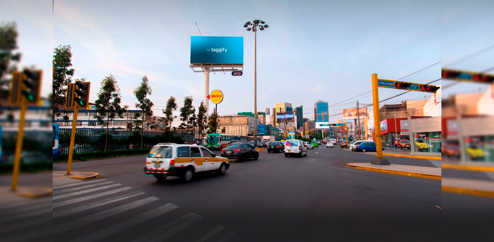 PE - Lima - San Isidro - Centro - Av. Republica de Panama y Av. Tomas Marsano - Lima