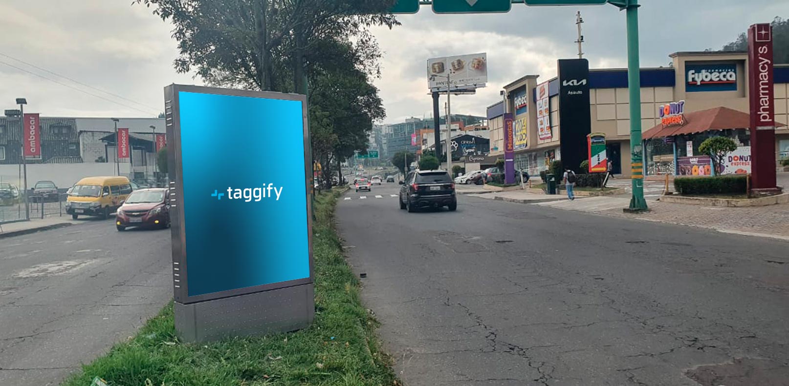 EC - Pichincha - Quito - Los Granados - Charapas - Frente A Pharmacys - Quito