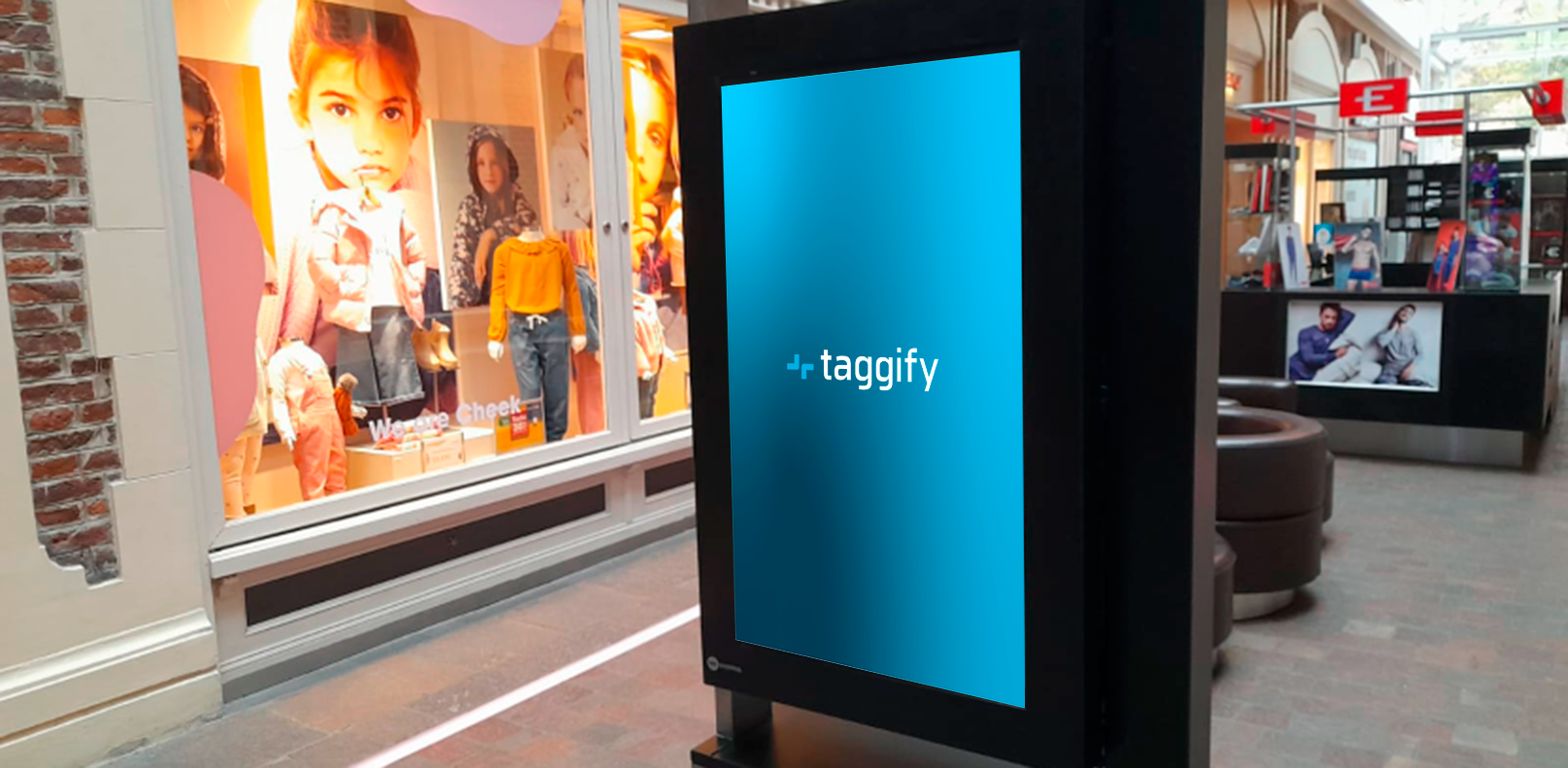 AR - CABA - Cañitas - Shopping - El Solar - Circuito 16 Totems - CABA