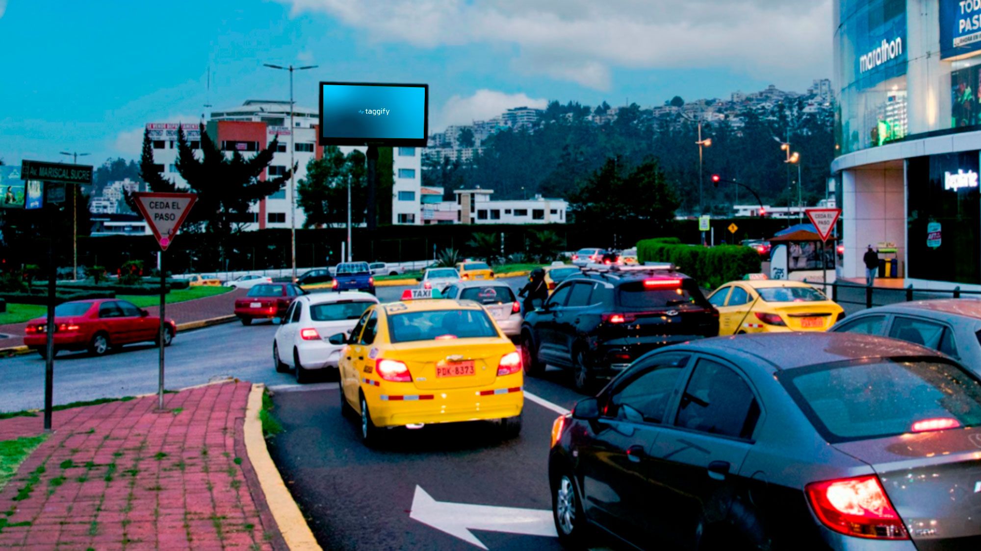 EC - Quito - La Delicia - Av Mariscal Sucre Y Av Manuel Cordova Galarza Redondel Cc El Condado - Quito