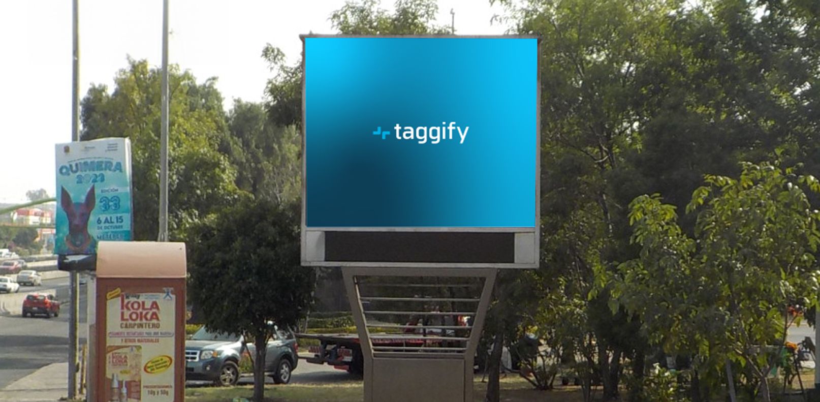 MX - Estado de Mexico - Blvd. Manuel Avila Camacho frente a las Torres de Satélite - State of Mexico