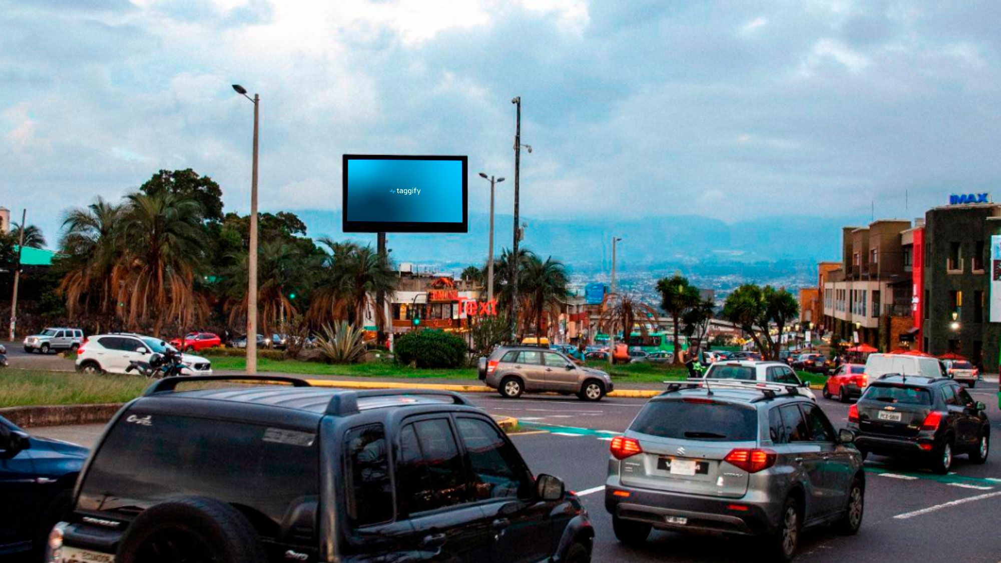 EC - Cumbayá - Fransisco De Orellana Y Av Maria Angelica Hidrovo Redondel Cc Paseo San Fransisco - Quito