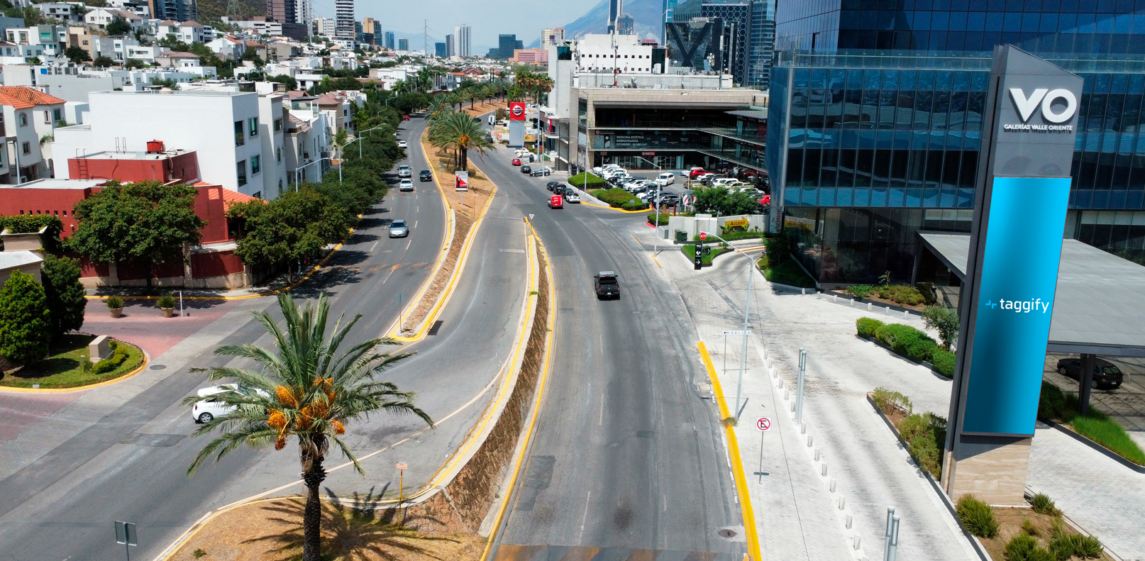 MX - Nuevo Leon - Monterrey - Av.Fundadores 981 - Paseo de las Privanzas - Monterrey