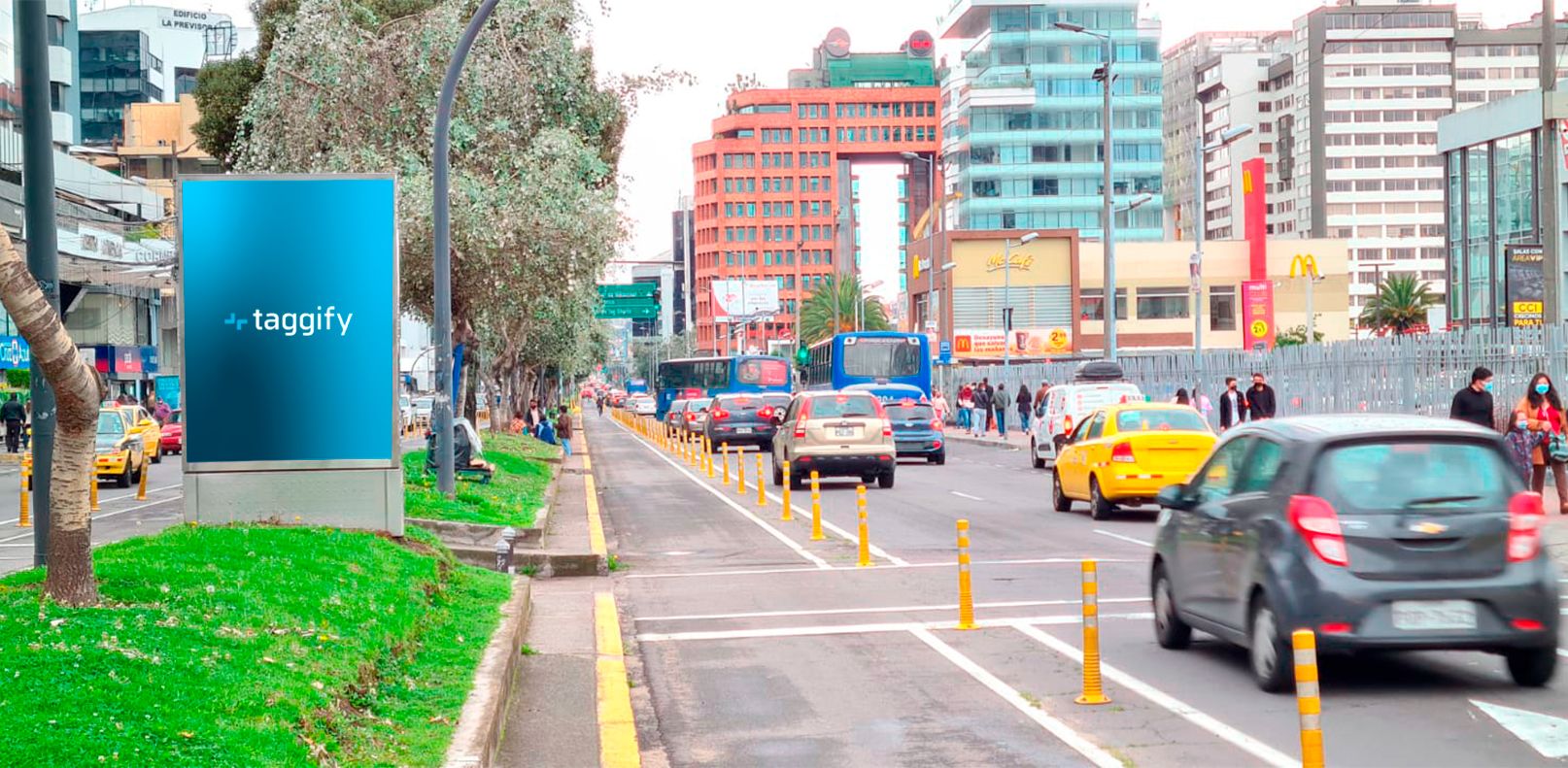 EC - Pichincha - Quito - Amazonas - Corea - Frente A Cnt - Quito