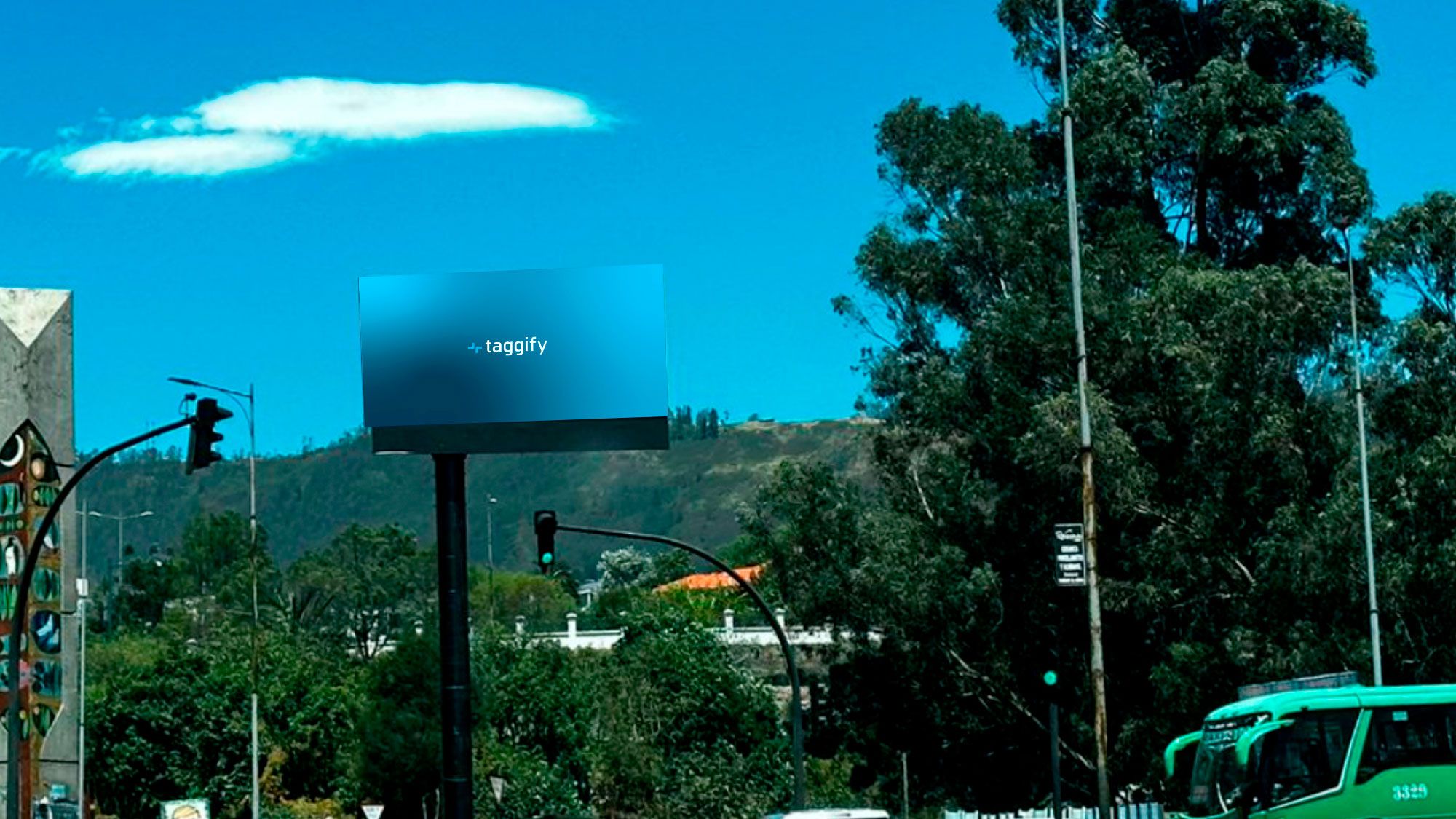 EC - Lumbisí - Av Maria Angelica Hidrovo Y Av Oswaldo Guayasamin - Quito