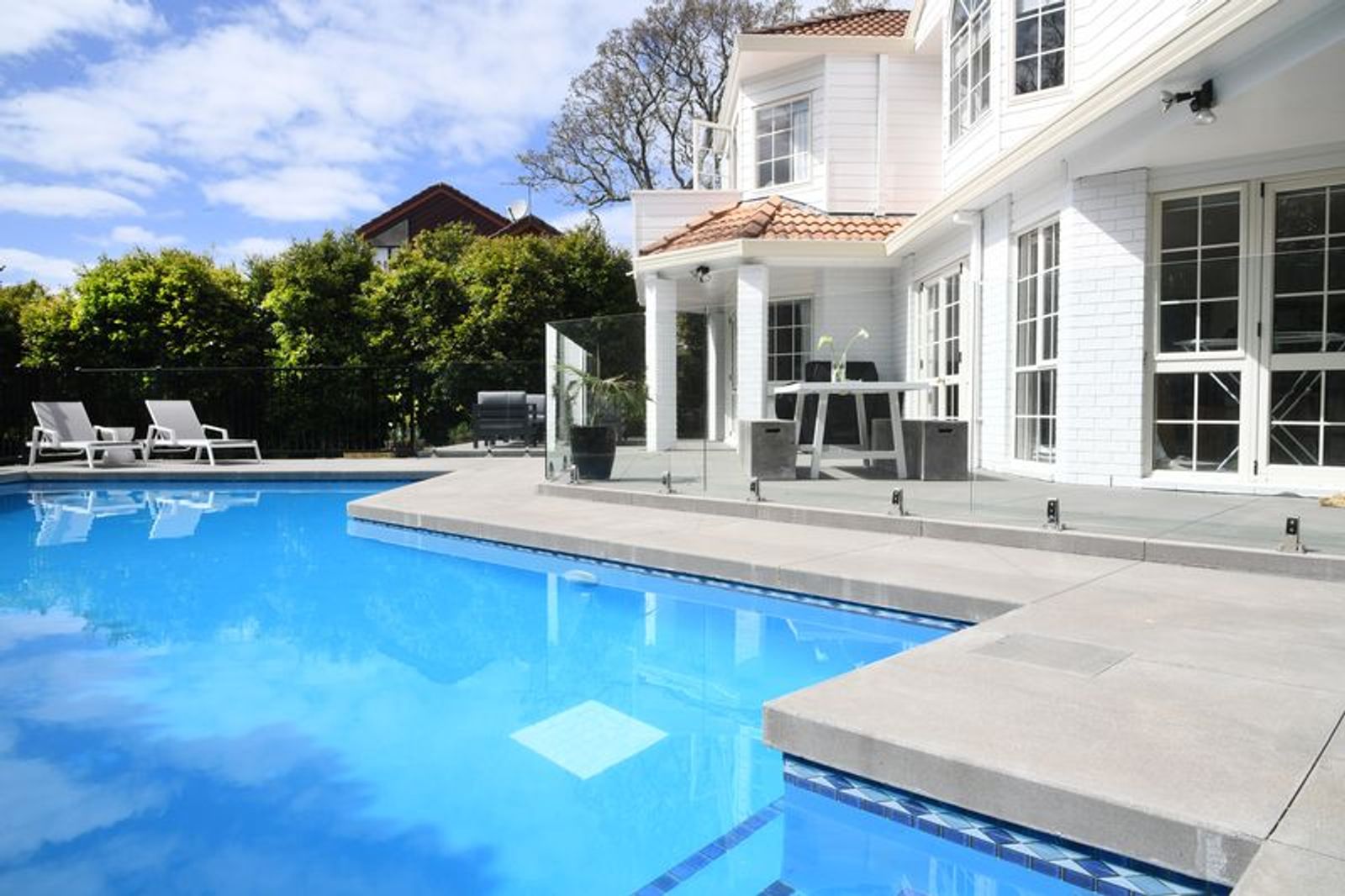 Concrete pool surround detail