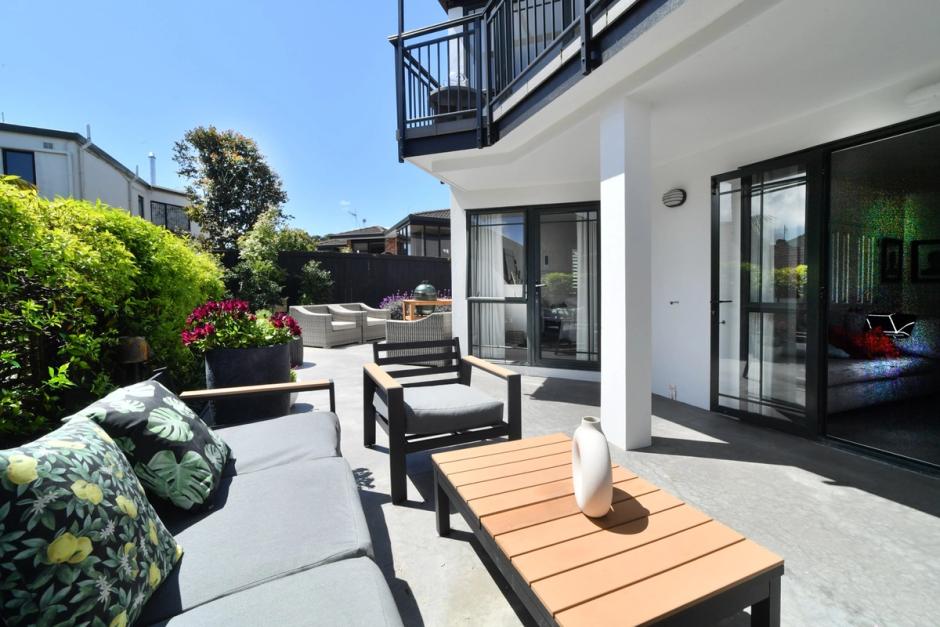 Architectural concrete outdoor living project by Westend Concrete