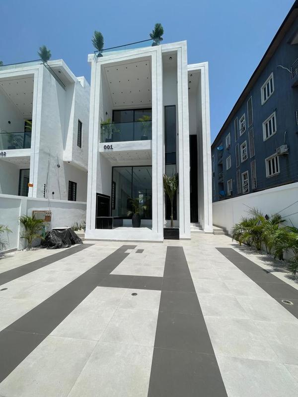 Beautifully crafted five bedroom detached duplex (189orchid) in Orchid Road