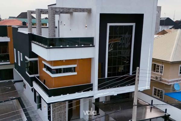 Bespoke six bedroom detached duplex (17chevron) in Chevron