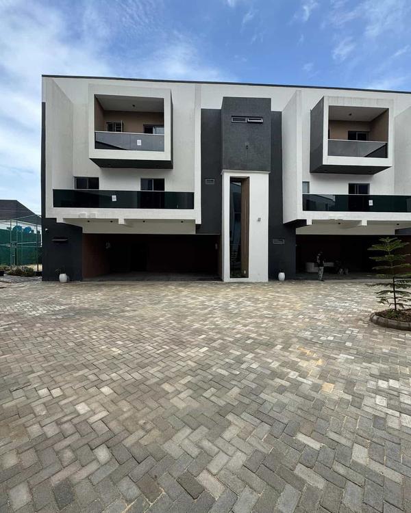 Four bedroom terraced duplex (257ikate) in Ikate
