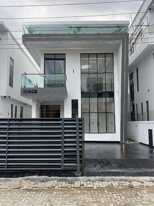 Five bedroom detached duplex in Chevron
