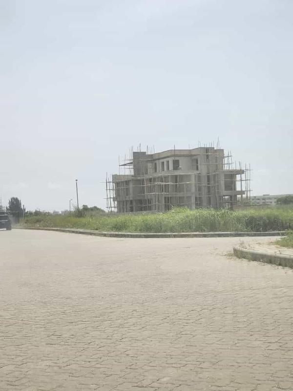 1000 sqm land in orange island (602lekkip1) in Lekki Phase 1