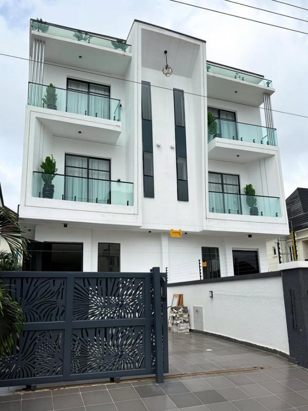 Five bedroom semi detached duplex in a secured residential area in Lagos
  }