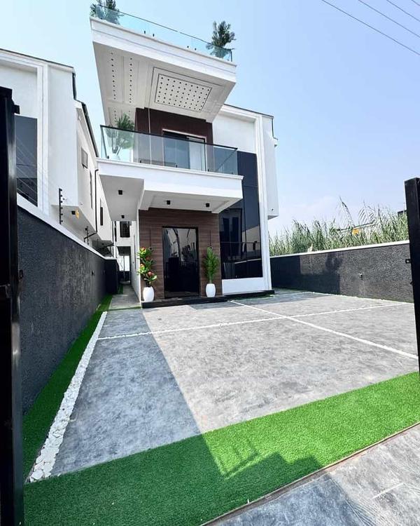 Five bedroom detached duplex (223ajah) in Ajah
