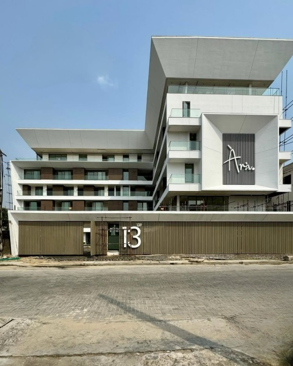 Luxury four bedroom maisonette (811lekkip1) in Lekki Phase 1