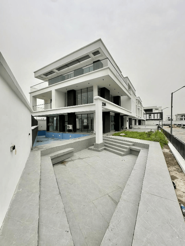 Five bedroom detached duplex (496osapa) in Osapa